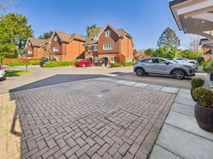 ALDERS GROVE- click for photo gallery